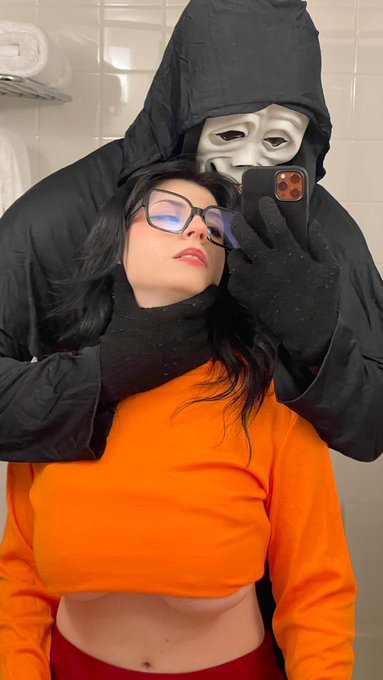 Tindergirl and I got spooky 🎃👻 Wait til you guys see what happened next 😈 https://t.co/NcqIcFpS6u<a href="/tag/mvsales"class="tags"><span>#mvsales</span></a>