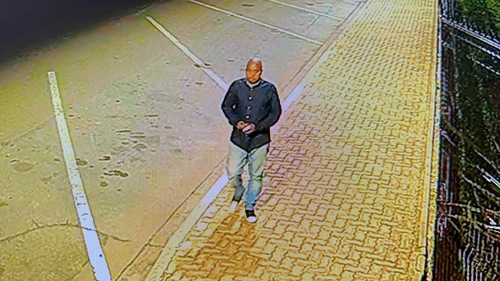 Shadi_91's tweet photo. Please help find my brother. He was last seen in #Bassonia, South of Johannesburg. Abandoned his car and got into a cab to #johannesburgcbd possibly #faradaytaxirank. https://t.co/DbWaEi6QB0