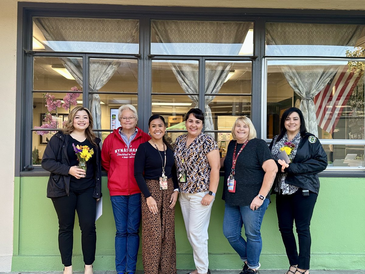 Happy Bosses’ Day 🥰 <a href="/_yventura/">Yoselin Ventura</a> <a href="/Team_BCSD/">Bakersfield City School District</a> #TeamBCSD 
From the 3rd Grade Team 💚 Go Warriors! #BossesDay