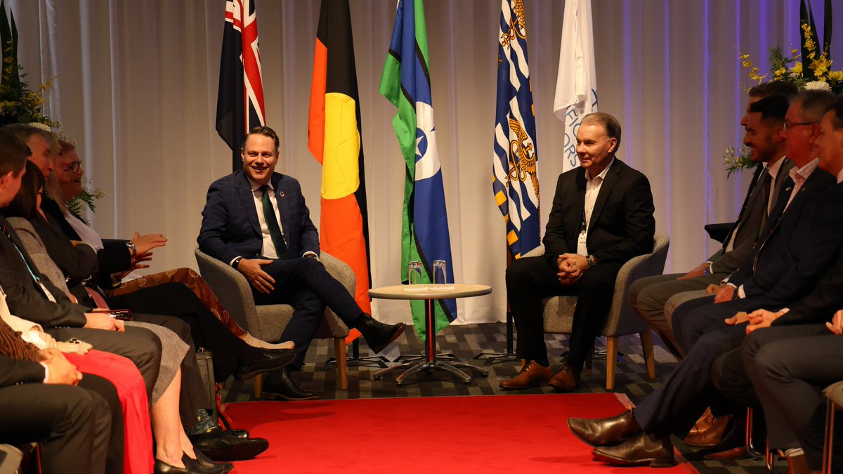 SEQMayors's tweet photo. Targeted discussions begin to formalise Sister-Region Partnership between South East Queensland and sustainability powerhouse @MetroVancouver, aimed at strengthening economic ties and exchanging international best practice. https://t.co/jr8aTIu5Cl