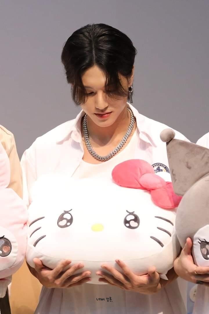 230627 

마이키티 💗💌💕💘💓💞

#우영 #WOOYOUNG #에이티즈 #ATEEZ