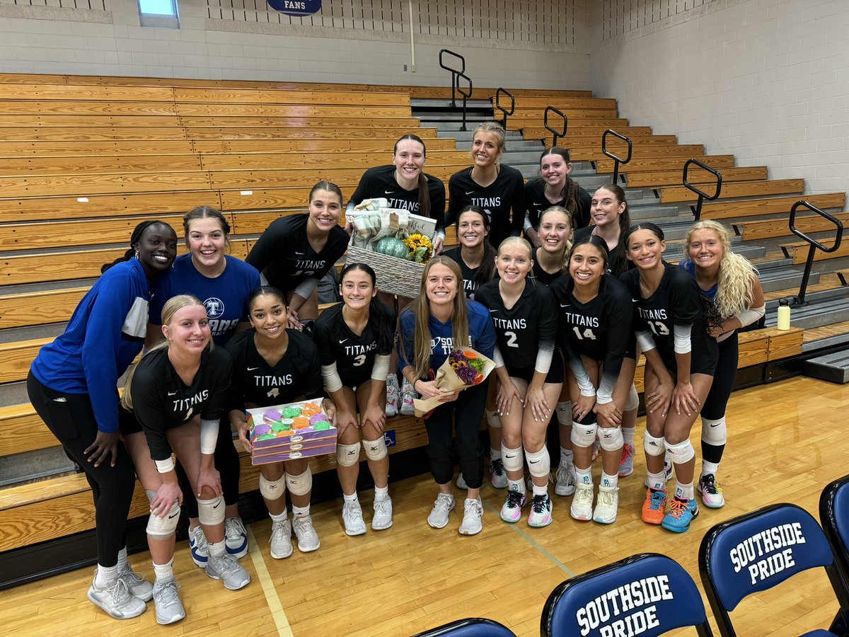 Papio South Titan Volleyball tweet media