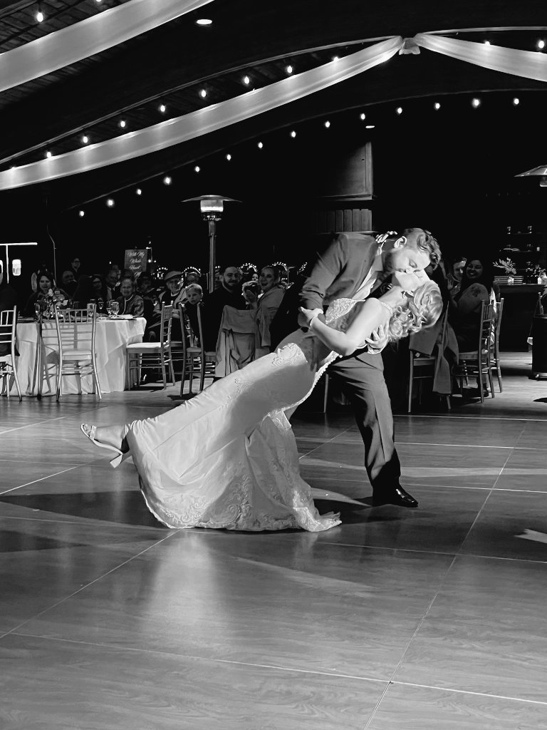 CornyCornbutt's tweet photo. I finally married my best friend and highschool sweetheart after 10.5 years @Julia_Donetzz https://t.co/Aqsmu05bU0