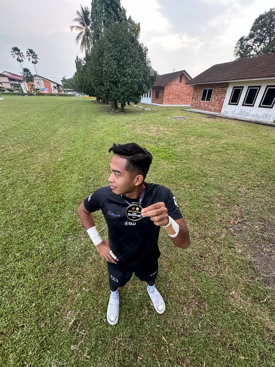 ikhmalazrai's tweet photo. Alhamdulillah for this tour and more to come, its not easy journey to be here and wearing a state jersey without hardwork. Finally, paid off🏆🥇 https://t.co/AWBqYGY0RB
