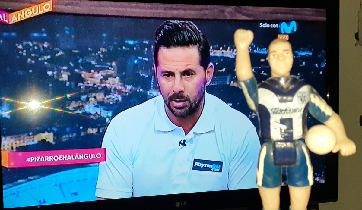 gigiomez's tweet photo. @MovistarDeporPe Viendo a tremendo crack con una joya de colección #PizarroEnAlÁngulo https://t.co/7RKSGGq0ox