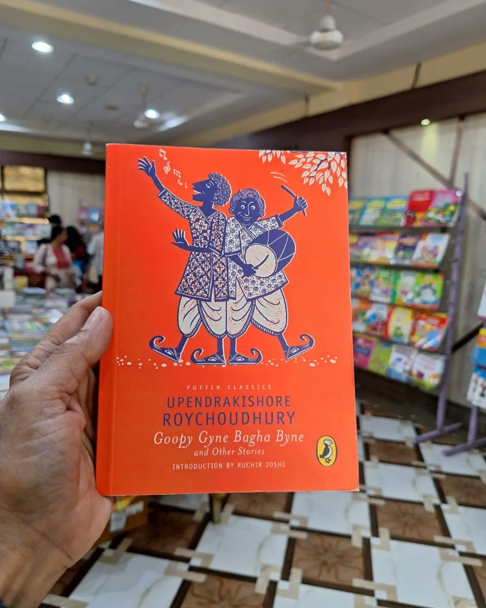 #TranslationTuesday 

Here's a festive pick for the day, Upendrakishore Roychowdhury's 'Goopy Gyne Bagha Byne and Other Stories'.

DM us to order, we ship worldwide! 

#bengaliclassics #translatedfiction #bengaliliterature