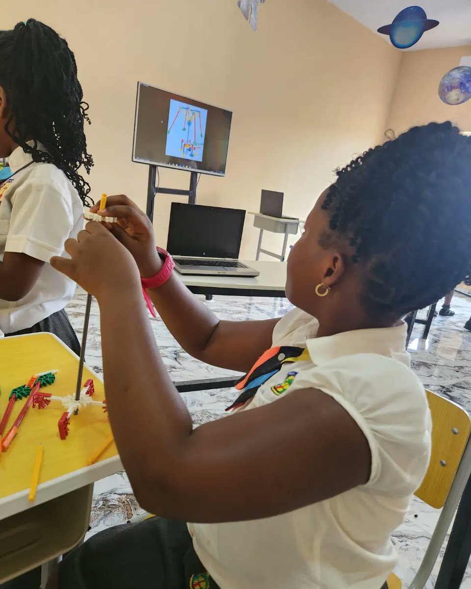 Hands-On-Learning for Little Engineers👩‍🏭👩‍🔬🔧

#STEMEngineers #Engineeringforkids #TreasureTroveSchools #codingforkids #roboticsforkids #treasuretrovemontessorischool #Osunstate #Osogbo #Schoolsinosun