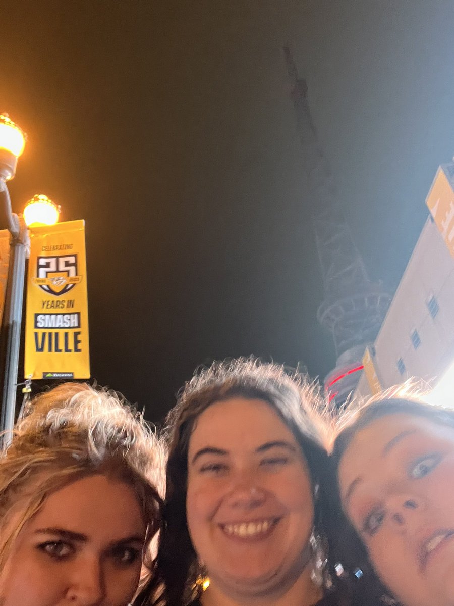 Chloe tweet media