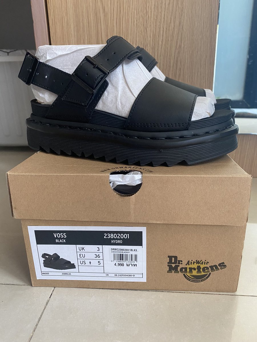 krwylop's tweet photo. ส่ง Dr.martens ของแท้ซื้อจากช้อป
รุ่น voss size36 EU 
ราคา 2000รส

อุปกรณ์ครบ ไม่เคยใหม่มากๆค่าา ใส่ซื้อมาผิดไซส์ ทักมาขอดูรูปพต ได้ค่าา✨💐
#ส่งต่อ #drmartens #ส่งต่อรองเท้า #ส่งต่อเสื้อผ้ามือ2 https://t.co/NRkJWIcXz1