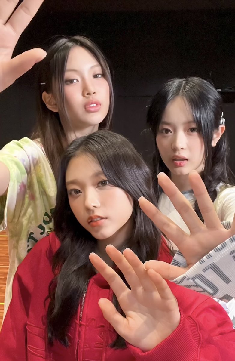 forestofwho's tweet photo. 이 짱구자매들 https://t.co/ldKp4C62Ve