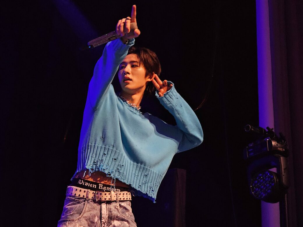 "Simple staging. No bells and whistles were added to give his performance a leg-up. Quite simply, he didn’t need it, and he knew it, all eyes were on him the entire time with a masterclass of performing live."#HANBIN #비아이 
<a href="/shxx131bi131/">김한빈</a> 🔗bitly.ws/XykU