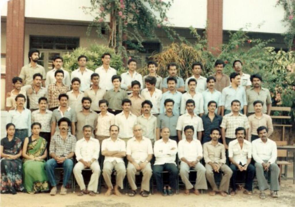 RajeevRC_X's tweet photo. Throwback to my time at Manipal Institute of Technology where I completed my graduation in Electrical Engineering. 👨🎓
Looking forward to return to my Alma Mater today and inaugurate #TechTatva, one of the biggest tech fests of the country.
#RCinManipal
#NewIndia4YoungIndia https://t.co/6v3Ht9fiiK