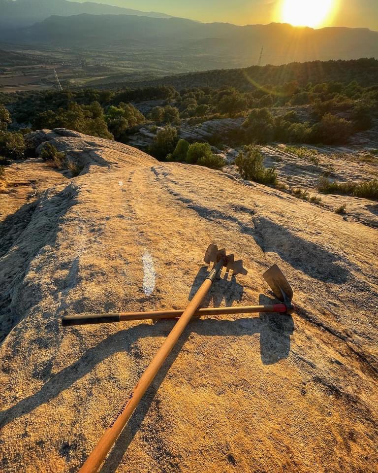 Lo Podall ha tornat a la feina
Fa uns dies vam celebrar reunió d’inici de temporada per marcar objectius i feines per l’ hivern. Hi ha tela gent! tenim l’equip motivat, aquest és el motor de Lo Podall!
#TERRITORILOPODALLBYINTENSE #INTENSE #INTENSEFORLIFE