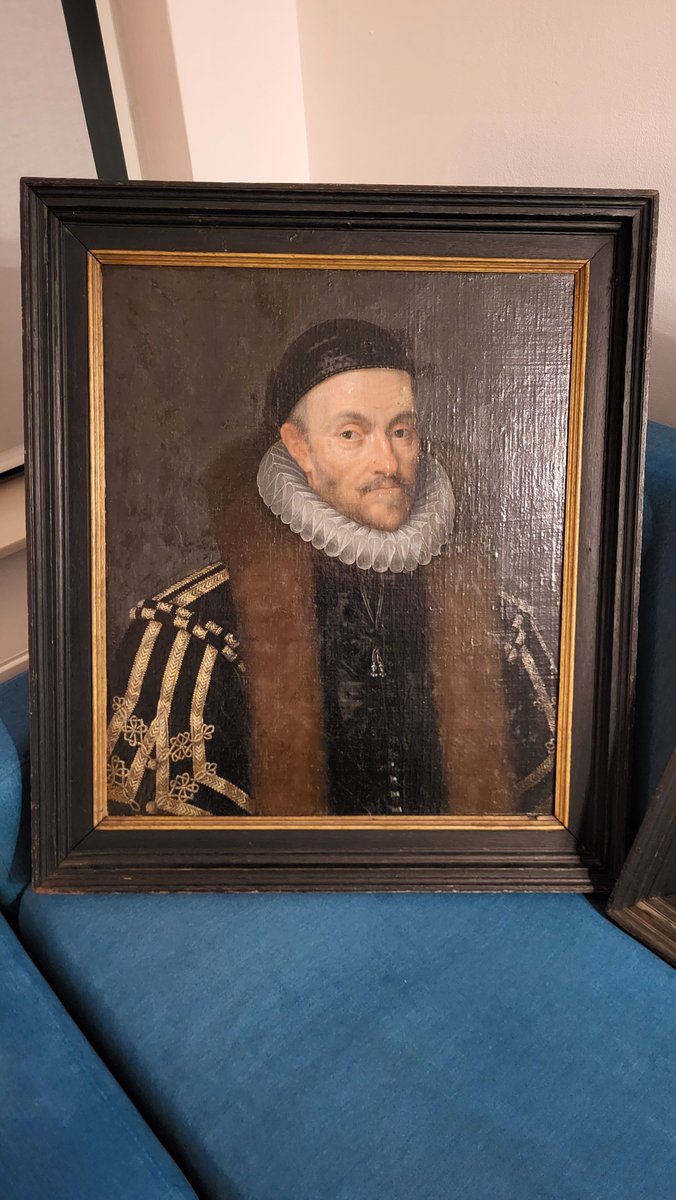 I recovered the 6 paintings that were stolen last month from the town hall of Medemblik, the Netherlands, Historically very important paintings. Especially the one showing King Radbod, the last ruler of Frisia. The oldest portrait known of him. And one of 'William of Orange.'