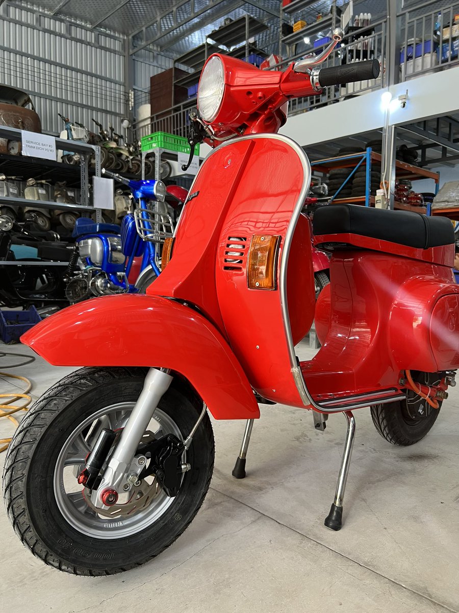 SSCvietnam's tweet photo. I’ve never said this before but this PK50 is fast! 😂 Upgrades include front hydraulic disc brake kit and auto fork conversion , rear disc kit and powered by out latest 72v 4000w e-motor #GoElectric #PK50 #VTronic #72v4000w https://t.co/6lbWKh5MRd