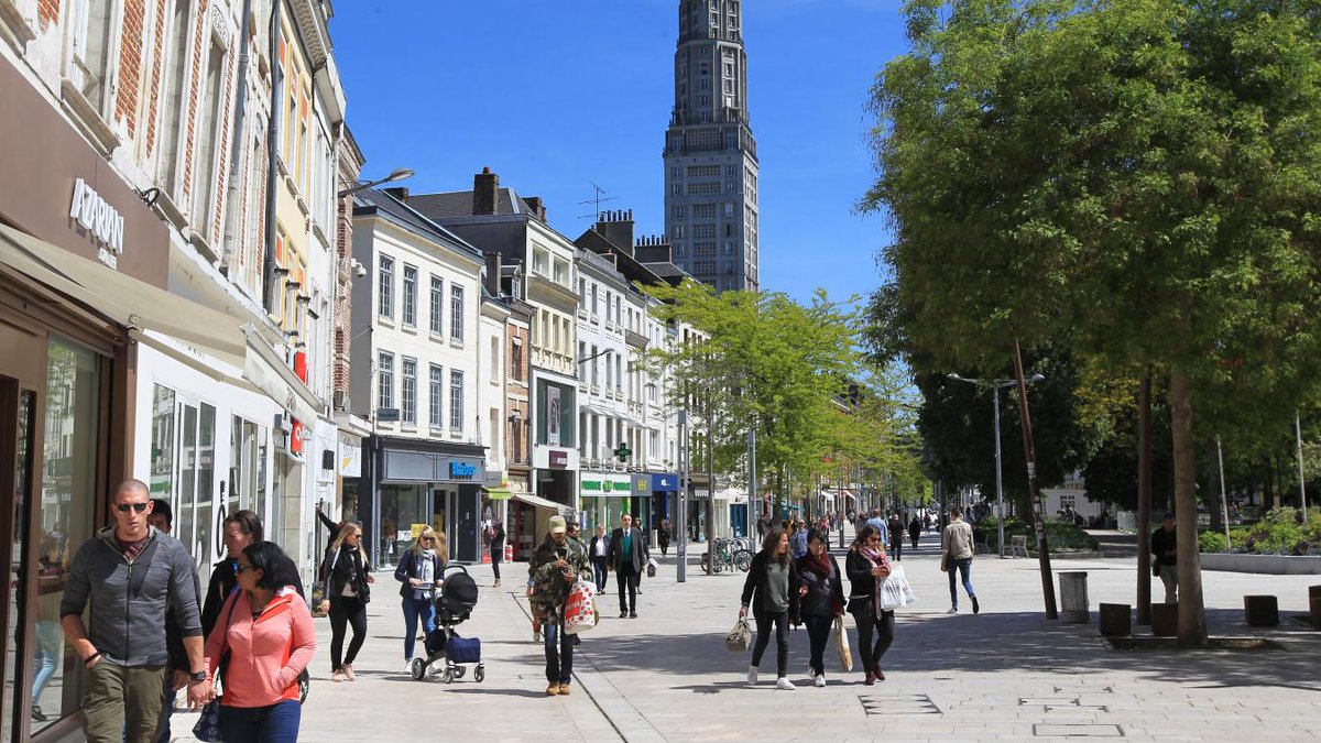 CourrierPicard's tweet photo. #Amiens : le #commerce en centre-ville a encore un bel avenir devant lui https://t.co/idQNR44jd1 https://t.co/GjH68Fimx4