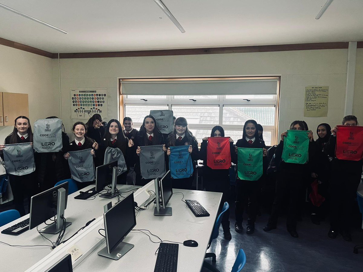 PresWaterford's tweet image. All our 2nd Years enjoyed a really fun workshop with Brian Harkin from @UL on Makecode Arcade for #CodeWeekEU @LeroCentre @scienceirel @CeistTrust @JctCoding