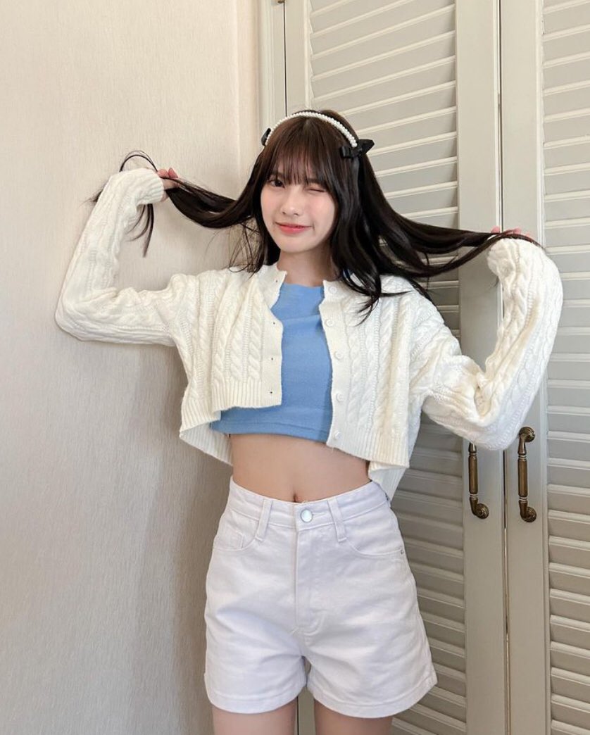peony_hello1's tweet photo. [👚] 

ส่งต่อเสื้อคาร์ดิแกน newcute 
price : 300  

ซื้อมาเมื่อวาน 350฿ แต่เราไม่มีเสื้อสวมด้านใน น้องแอบสั้นไปสำหรับเราด้วย🥺
(แค่ลองสวม ไม่เคยใส่ไปไหนคับ) 

📍นัดรับ ม.กรุงเทพ ได้ค่ะ

#ส่งต่อcintage #โล๊ะตู้เสื้อผ้า #newcute #ส่งต่อเสื้อผ้า #โล๊ะตู้ #มอกรุงเทพ #เสื้อผ้ามือสอง https://t.co/agGZoyyF88