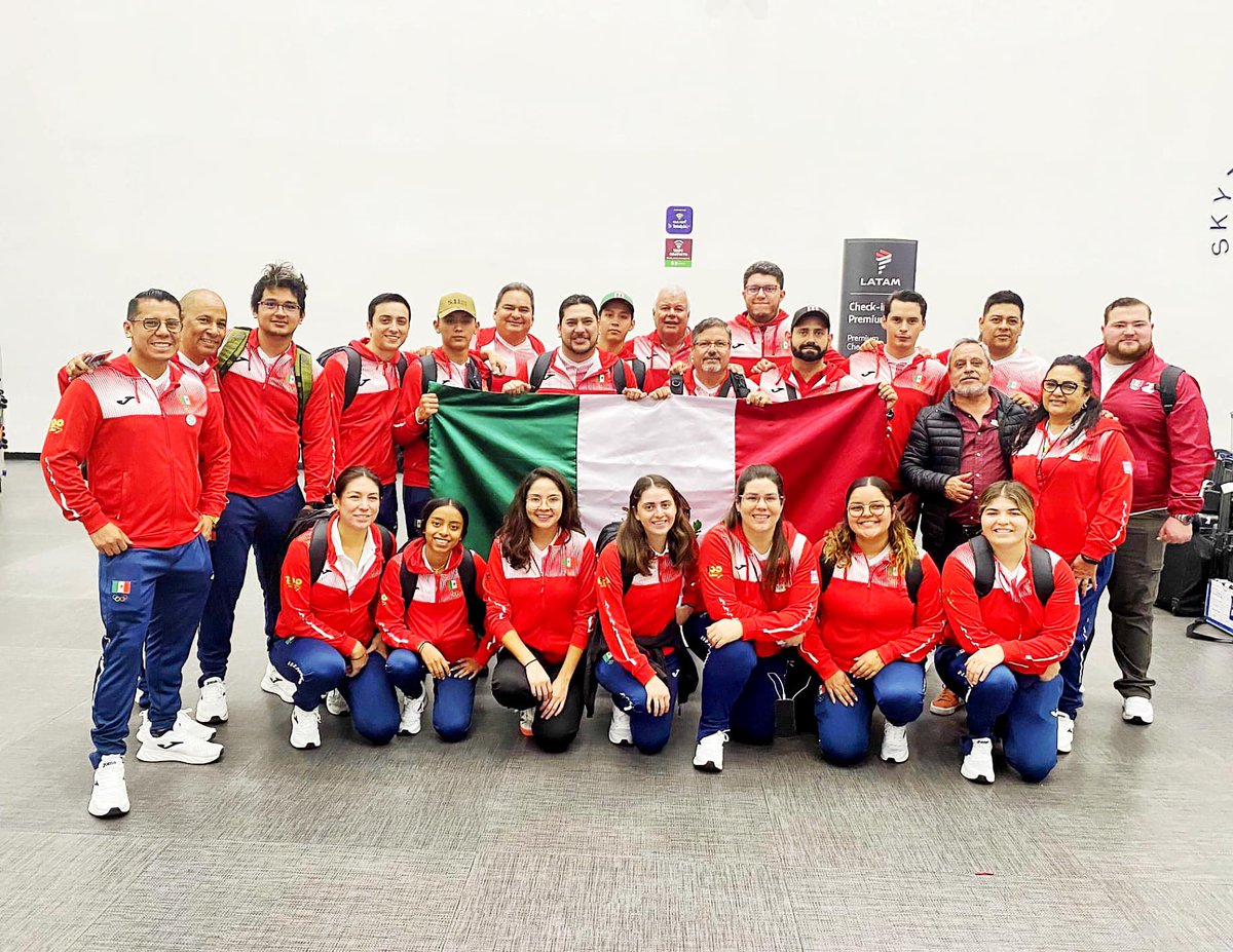 🇲🇽 Partió rumbo a Chile la selección mexicana de tiro deportivo que competirá en los #JuegosPanamericanos #Santiago2023 🇨🇱🔥.

🇲🇽 #Guanajuato tiene representación con Goretti Zumaya, Andrea Palafox, Victoria Antopia, Raúl Gallardo y Luis Orranti.