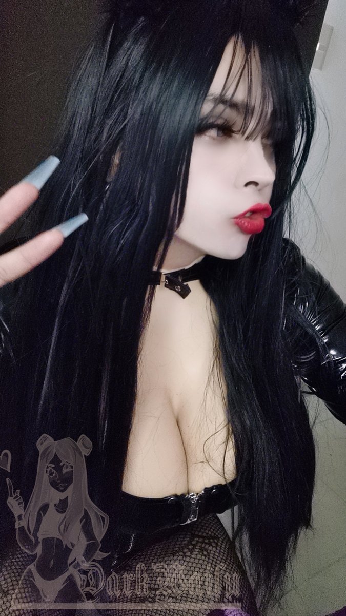 ミミ★ ÐårkWåï£µ†råþ ミミ★ (@xxwaifudarkxx) on Twitter photo 