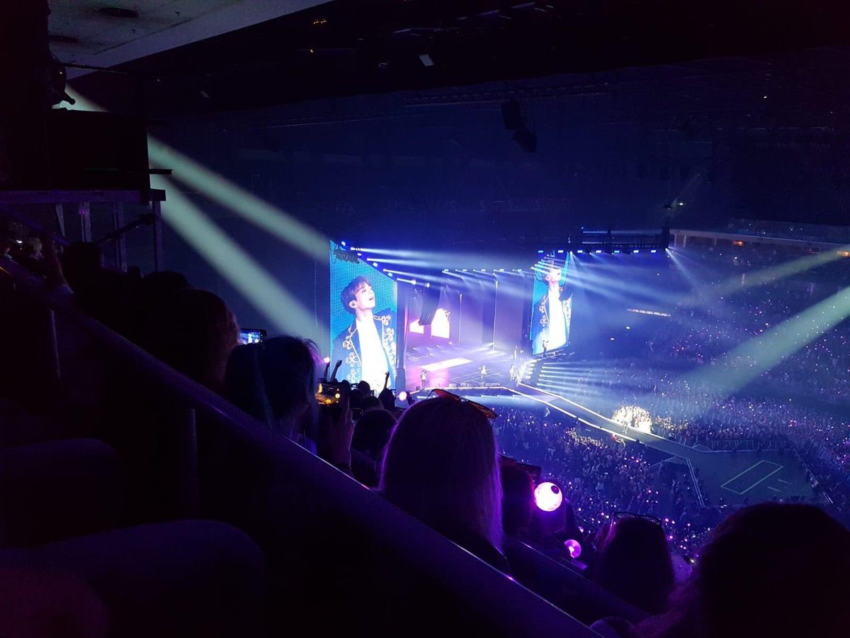 munchonkoo's tweet photo. still one of my fav pics i’ve ever taken on my iphone 5 lol #BTSinBerlin #LoveYourselfTour https://t.co/N1u46PXWpA