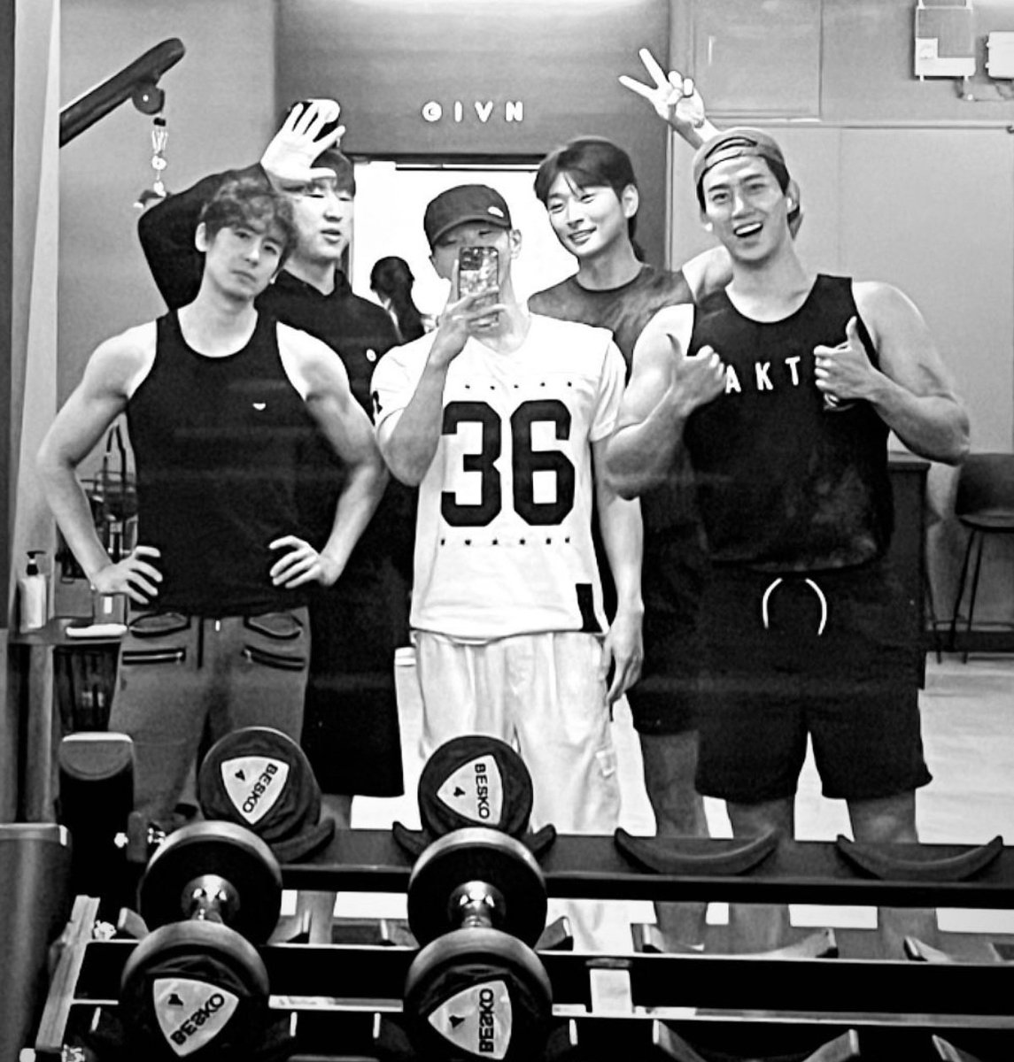 DRKang817's tweet photo. 231017 준케스타그램
🐨🐼🐱 https://t.co/6LwufDHvL3