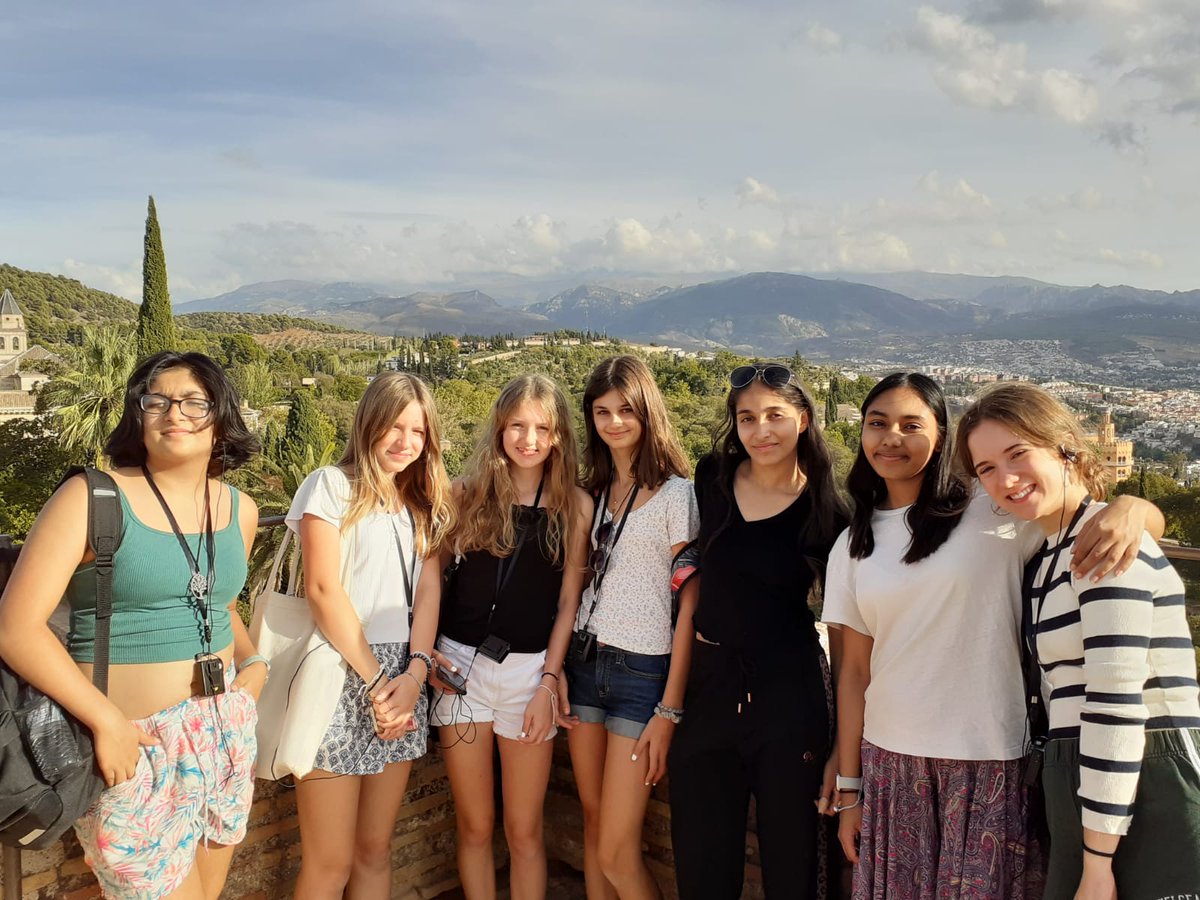 PutneyHighTrip's tweet photo. The Granada trip continued their day with La Torre de la vela and a visit to the Alhambra gardens - el Generalife, where one of our students took a beautiful photo in the place that holds special meaning to her parents!
#PHSTrips
#Granada https://t.co/oyhKjqqKmd