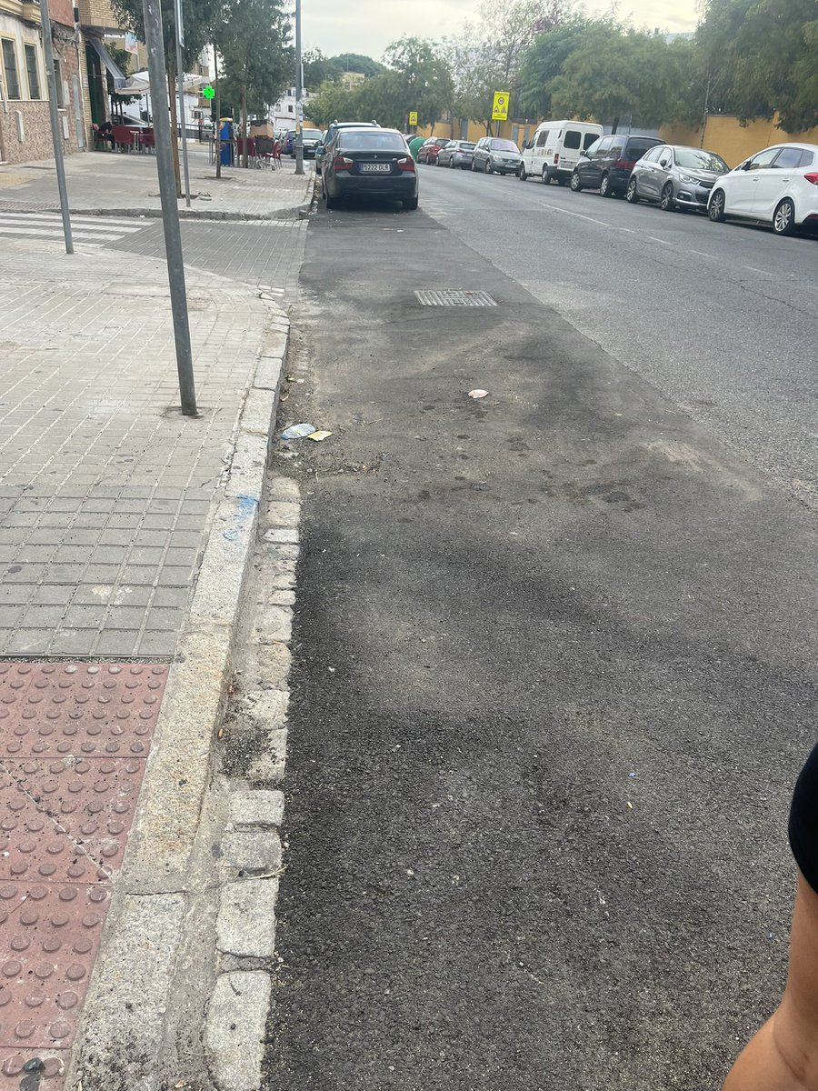 MLedesmasvq's tweet photo. Desde hace + de 2 meses, el @Ayto_Sevilla #gerencia #movilidad #lipasam #pyj sigue sin supervisar la finalización de la obra que realizó @emasesa en c/Puerto de los Alazores desde Puerto de Viella hasta Fray Serafín de Ausejo …
SUCIEDAD, INSEGURIDAD Y ABANDONO de @jlsanzalcalde https://t.co/W3eQAr3U4v