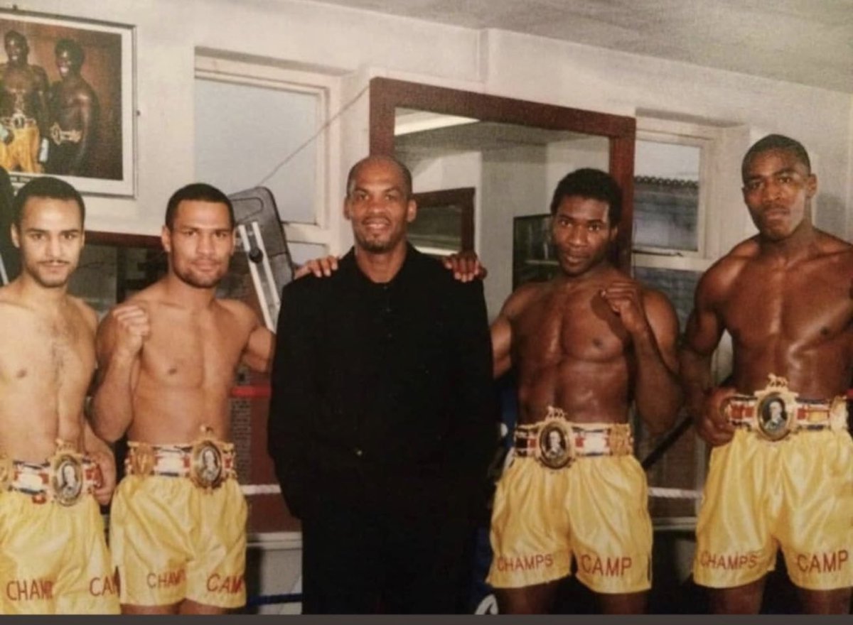 #BlackHistoryMonth 
Then there was 4 👑👑👑👑
Champs camp was riding high in 1993 with the gym having 4 BRITISH Champions at once .
Paul Burke Lightweight 
Frank Grant Middleweight 
Carl Thompson Cruiserweight 
Maurice Core Light Heavyweight 
#Boxing  #ChampsCamp #philmartin