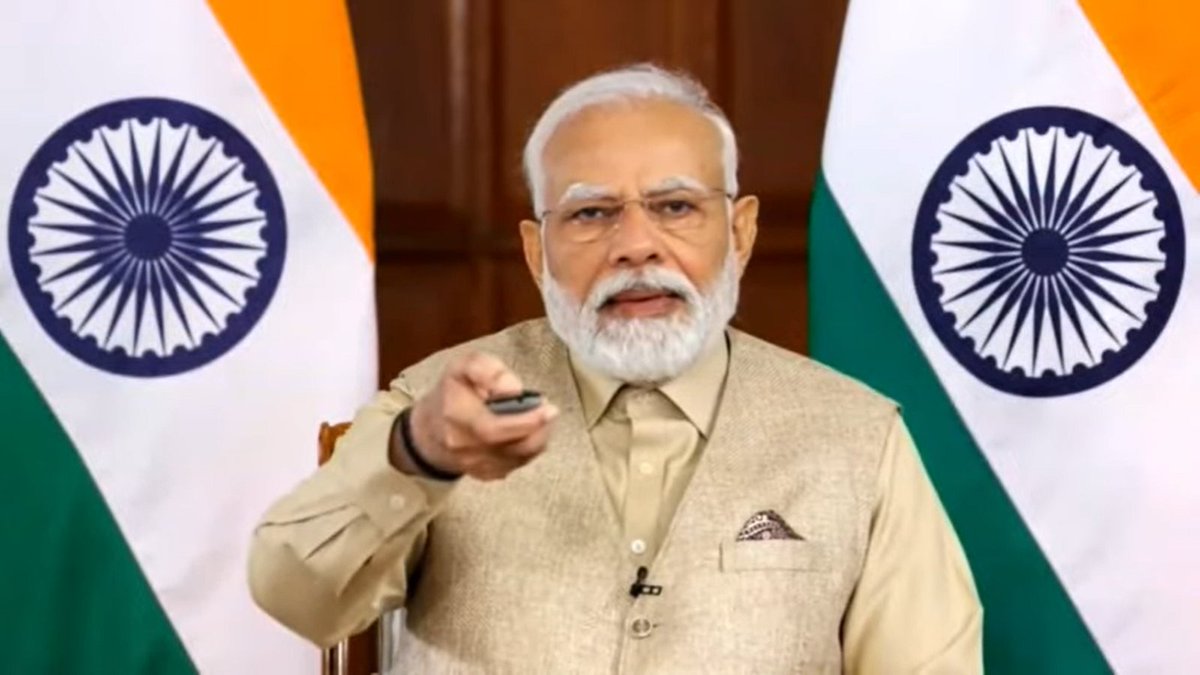 IWAI_ShipMin's tweet photo. #GlobalMaritimeIndiaSummit
Hon'ble @PMOIndia Shri @narendramodi inaugurates the new Navigation Lock at Farakka, #WestBengal. The lock will enhance transport efficiency on National Waterway-1 by reducing the turn-around time from 2 hours to 38 mins 
@shipmin_india @sarbanandsonwal https://t.co/wyGD1Yle6e