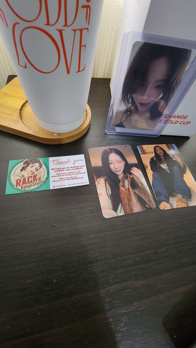 1yssa_805's tweet photo. #ThroughTheRACK
Just received my #TheODDOfLOVE merch 🥹. Thank you @RACKpopstore.
Yes, ni-try ko agad yung iced coffee kung legit 🤭
#Taeyeon 
#TheODDOfLOVE_in_MANILA https://t.co/epwqDlD5vP