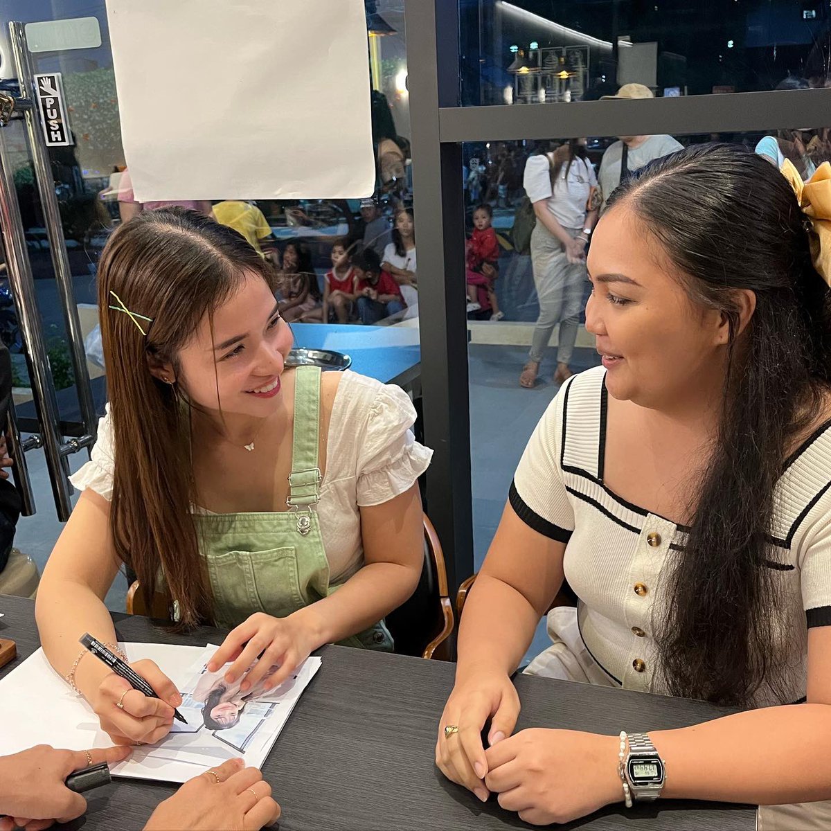 abbyjanee_'s tweet photo. it was rare. i was there. i remember it all too well 💕

kudos to the lovely Kristel Fulgar for going out of her way and continued with the event even tho she was clearly very sick ☹️ unnie gave us the best fan service treatment. unnie deserves to be appreciated 🥺💕 https://t.co/WRUebSWtRI