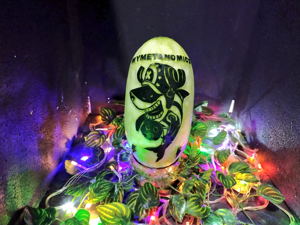Aav5_12's tweet photo. My effort for contest ❤️ hope everyone love it ☺️ watermelon carving art 🍉🗡️I hope the team likes the work I did for 4 hours to make it☺️🙏

 #ChopperSharkArt @MYMETANOMICS TO THE MOON 🚀 https://t.co/ToFy2JxX10