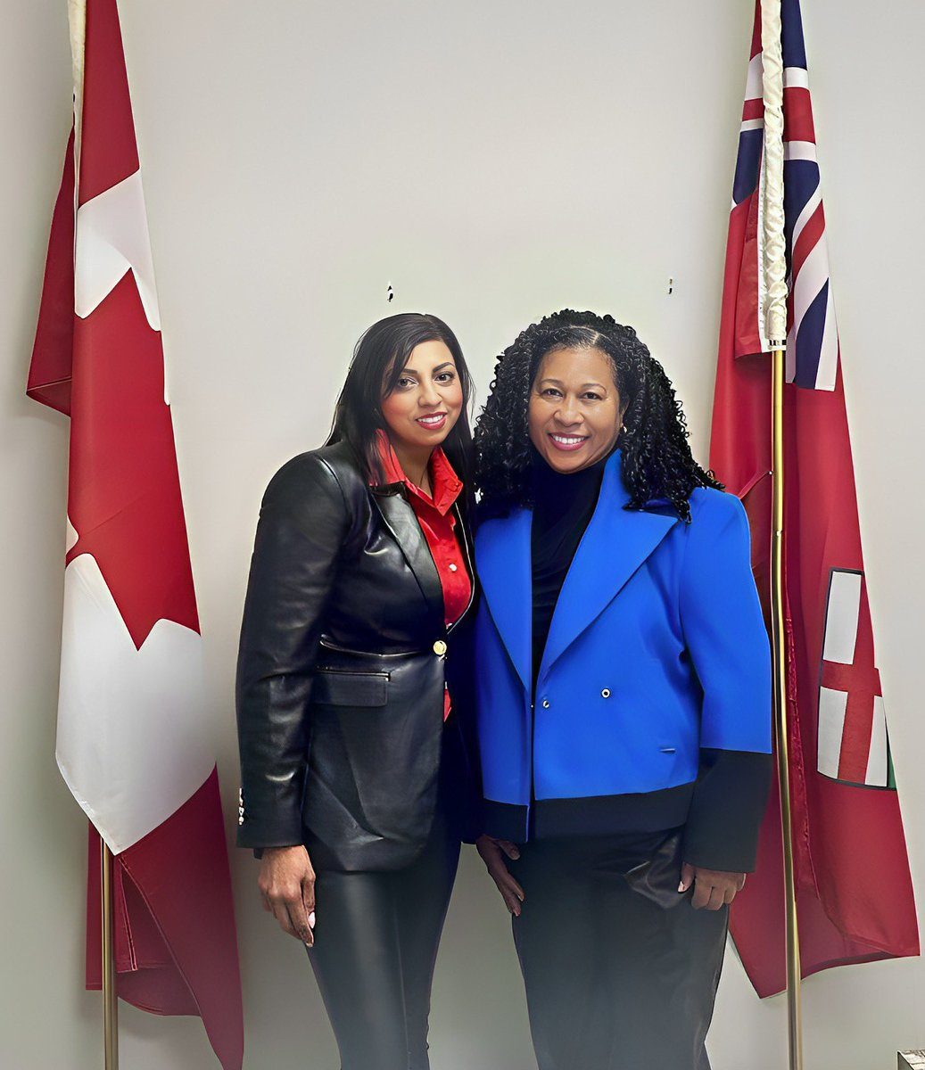 Over the weekend had to pop-by to see my friend, MPP Andrea Hazell in Scarborough—Guildwood.

It was great 😊 to see so many volunteers and stakeholders at the open house. 

#scarborough #scarboroughtoronto #openhouse #mppandreahazell #kingstonroad