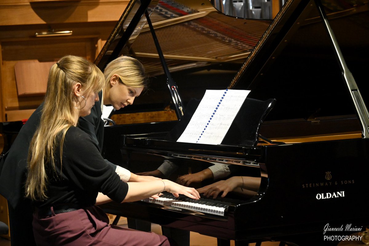 vbenellimosell's tweet photo. #throwback to last week Conservatorio Cantelli
#masterclass #teaching #pianomasterclass #vanessabenellimosell #piano https://t.co/P6x3yCEvz4