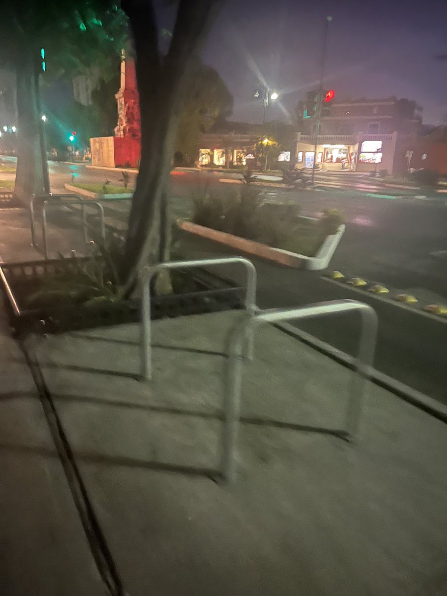 jechanove's tweet photo. Falta de bicicletas en las estaciones de paseo de Montejo 
@RenanBarrera 
@MeridaYUC_MID https://t.co/LjxqKvyvr7