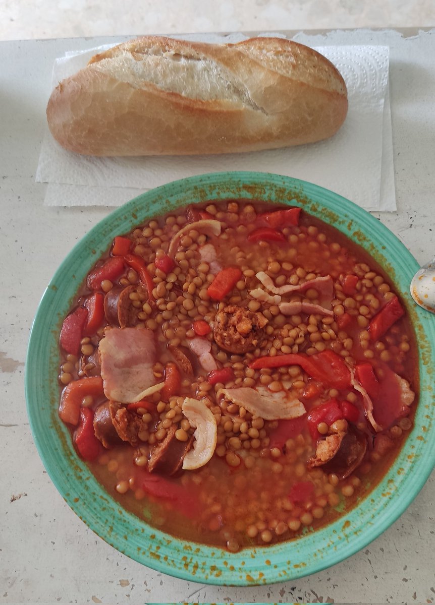 _glosofobico_'s tweet photo. Finfine aŭtuno jam estas ĉi tie!! 😋 https://t.co/LyzTa1XBUp