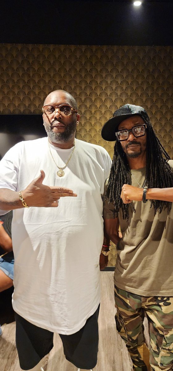 4IZE's tweet image. Salute fam!!!  @KillerMike 🙏🏾👑🙏🏾