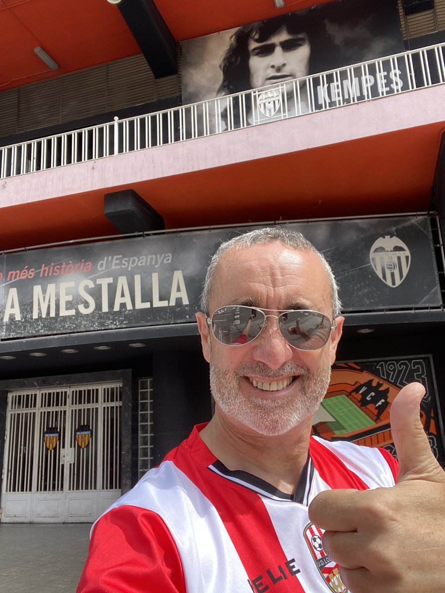 CarlosGlera's tweet image. Amunt @valenciacf 🖤🤍🖤Partidazo en Las Gaunas ❤️🤍❤️#UDLogroñes