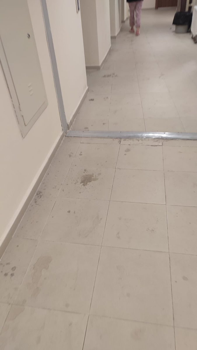 📍Zonguldak Nesibe Hatun Kız KYK Yurdu

İhbar hattımıza iletilen görselleri sizlerle paylaşıyoruz. 

Nesibe Hatun Kız KYK'da öğrenciler, hijyen koşulları gözardı edilerek yaşamak zorunda bırakılıyor. Çamura, toza rağmen yurtta temizlik yapılmıyor.+