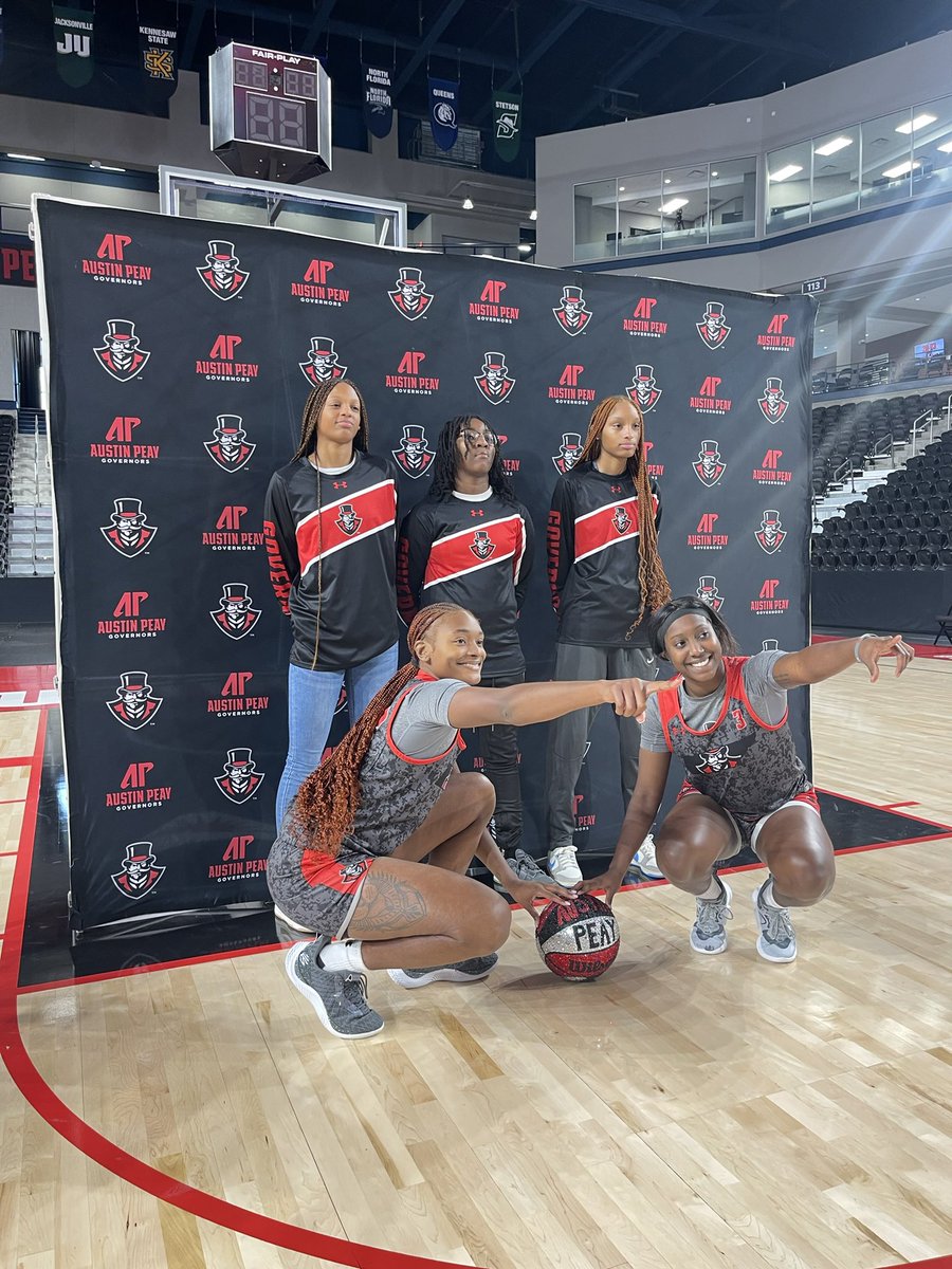 KayKayHoliday1's tweet photo. Had a great time at Future Gov Day. Thanks for the invite! @Coach__RAZOR @Young_CoachB @Bouncenation_J https://t.co/hFBRnP2XRt
