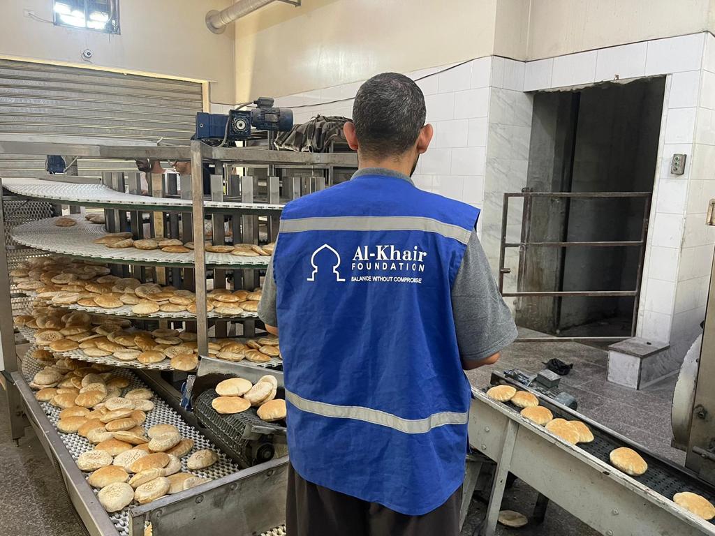 AlKhairUK's tweet image. Team AKF is on the ground! Due to bread shortages, we have started to distribute bread from our Gaza Bread Factory

Donate: alkhair.org/d/gaza-is-dying
Call: 03000 999 786

#distribution #breadfactory #bread #hotfood #gaza #humanitarian #savehumanity #teamakf #alkhair #sadaqah #zakat