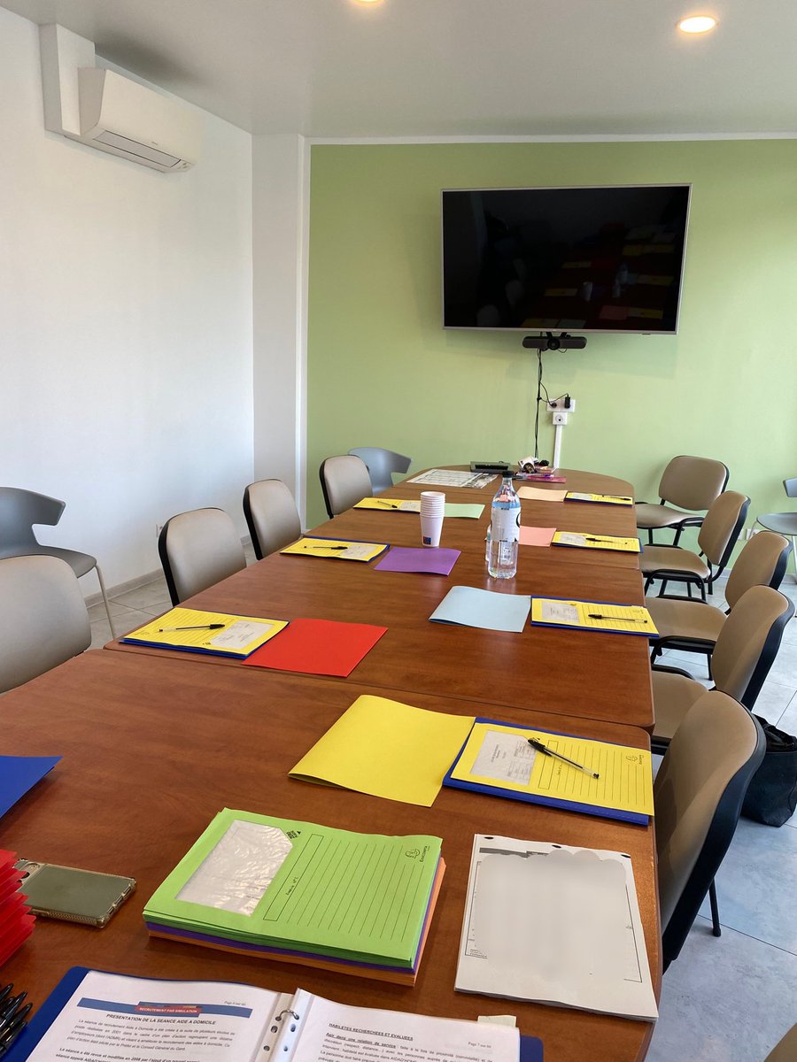 BacciochiEmilie's tweet photo. 🔝Session MRS aide à domicile ce jour dans les locaux de l’ADMR pour les demandeurs d’emploi du Point Relais de Propriano. 📝 Le recrutement sans CV c’est possible, rapprochez vous de votre agence pour connaître les futures dates☀️👨🏻‍⚕️👩🏻‍💼💡#MRS #Emploi #Employeur https://t.co/FrqmXktq4B