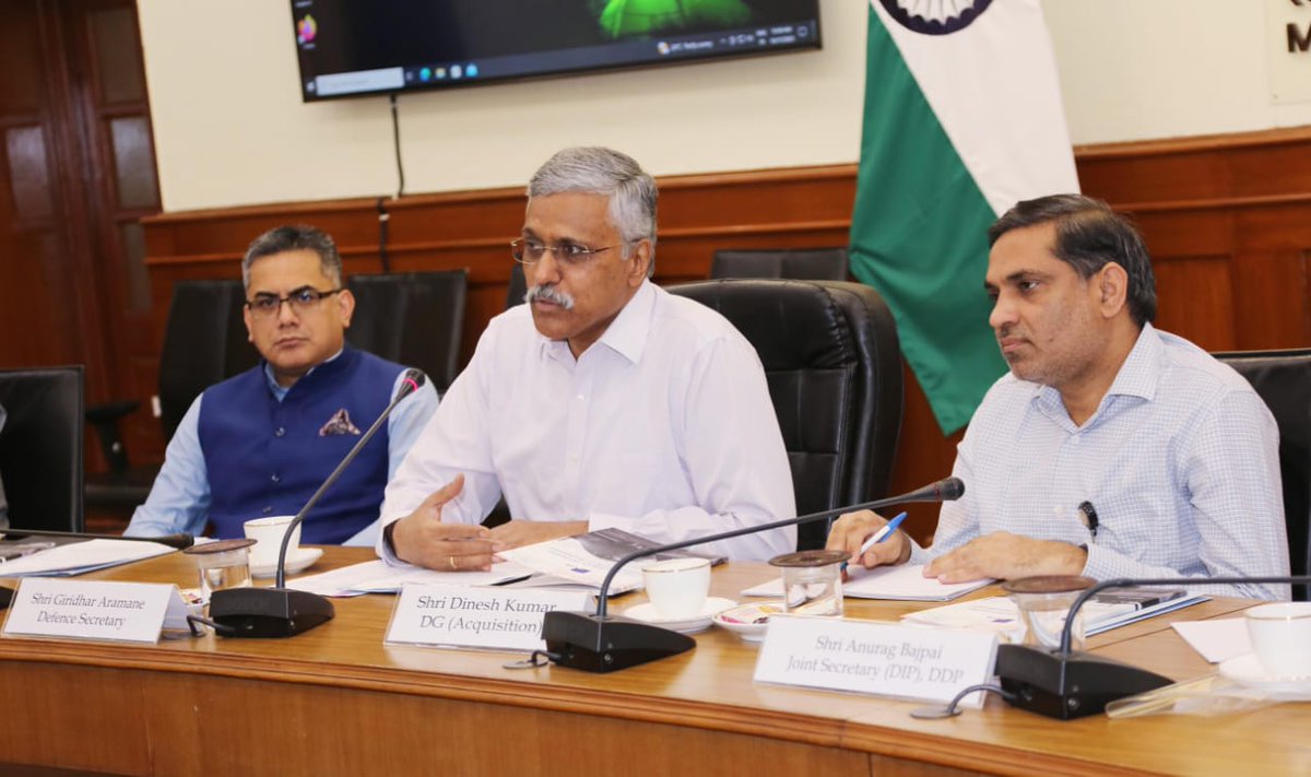 SpokespersonMoD's tweet image. Defence Secretary @giridhararamane today met a delegation of American Chamber of Commerce #AMCHAM India.He urged the business delegation to further strengthen the India-US defence collaboration in sync with Aatmnirbhar Bharat. (1/2)