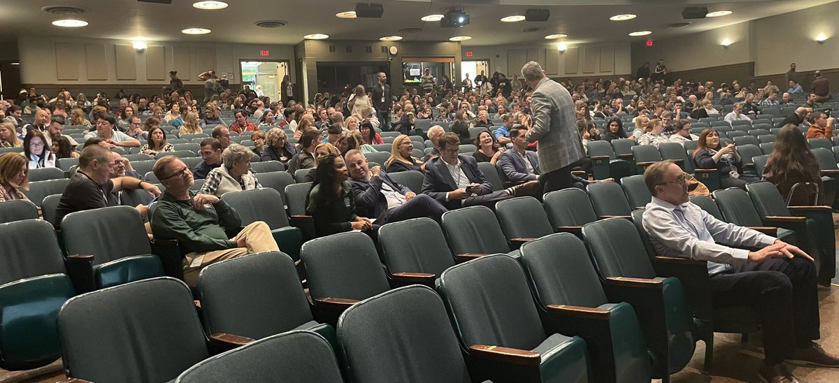 Thanks to <a href="/alexcastrounis/">AC</a> and <a href="/whyofai/">Why of AI</a> for a great keynote on AI in education.  Not only did you help <a href="/NewTrier203/">New Trier HS</a> learn more about AI but also expanded our thinking about how it can be used for good in teaching &amp; learning, and how it’s transforming work and driving innovation.