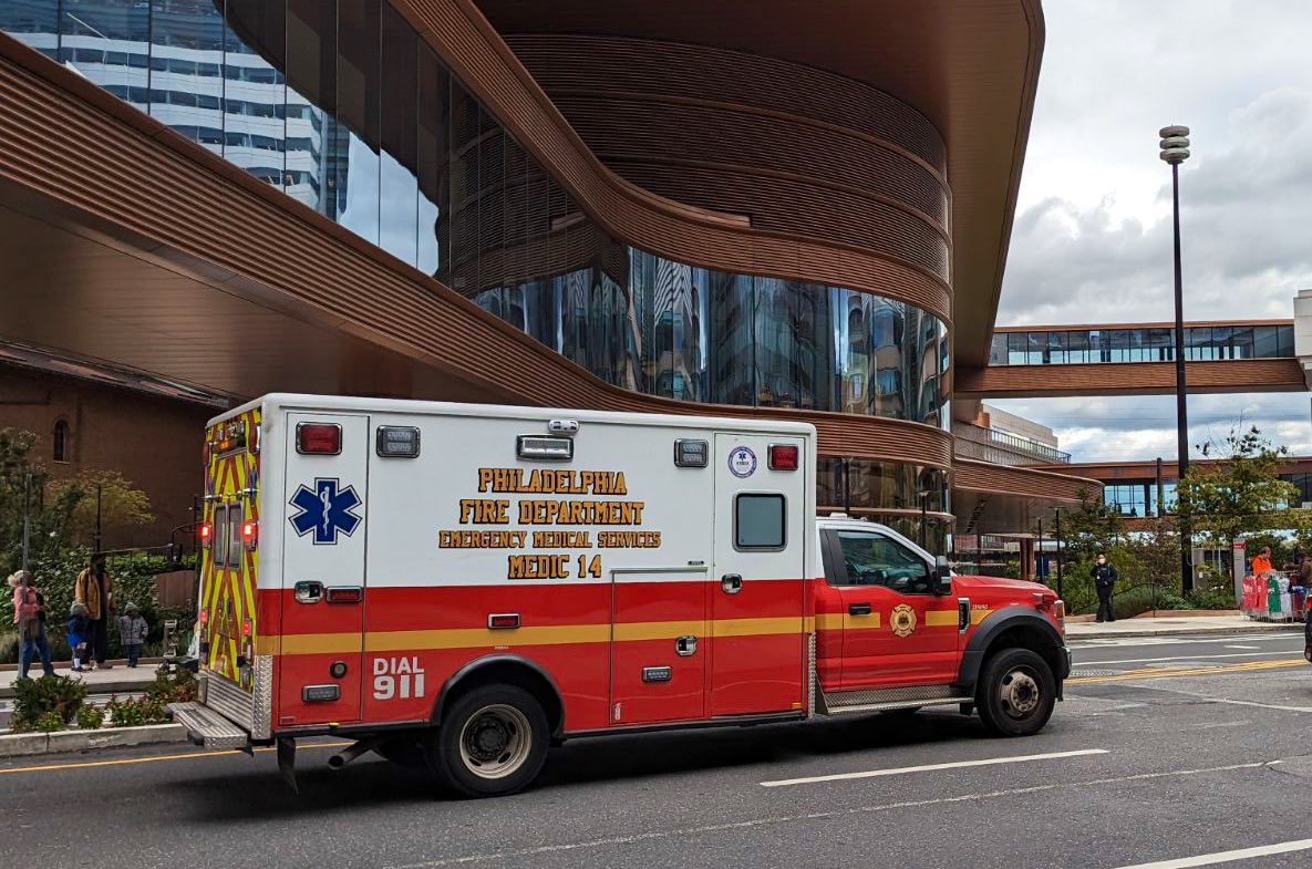 PhillyFireDept's tweet image. Daily totals for Monday, Oct. 16:
🚑 759 EMS incidents
🚒 154 fire incidents 
🔥 3 working fires
#PFDstrongtogether