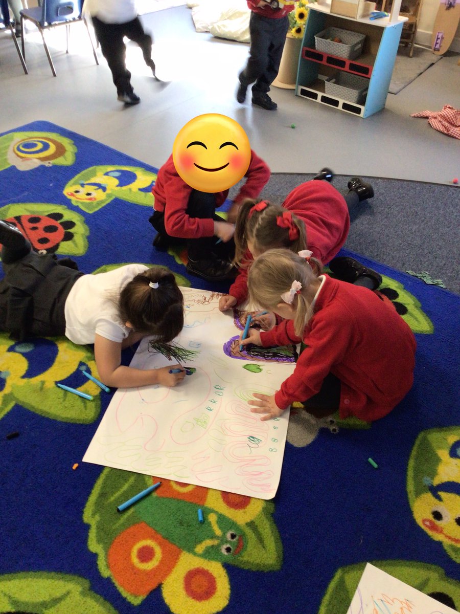 SPS_Year_Recep's tweet photo. We enjoy doing βpen discoβ to strengthen our fine motor skills. #pendisco #finemotor #literacy https://t.co/9E1z5vJDcL