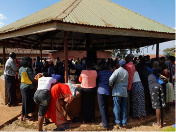 SGR_Uganda's tweet photo. #SGRProgress-Over UGX20b paid out in the last few weeks to project affected persons (PAPs) from Tororo to Mayuge. Our team have been engaging PAPs providing financial literacy and project updates as we intensify compensation. Engagements with the new potential contractor ongoing! https://t.co/ecJncp0h2S