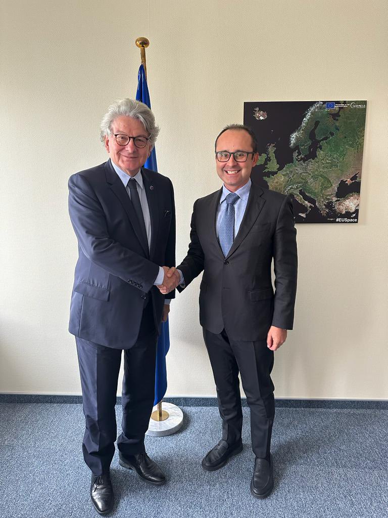 An excellent meeting with @ThierryBreton , a true champion of EU industry and competitiveness. We discussed current and future legislative initiatives, stressing the urgent need for an Industrial Deal. Let's keep the industry thriving and jobs safe! @EP_Industry