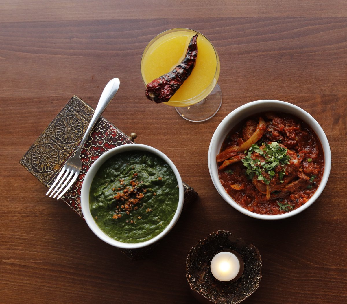 PureCooking's tweet image. Experience the fusion of tradition and innovation at #PureIndianCooking. Our chef's modern twists on classic Indian dishes are a true culinary revelation. 😍🍴 #FusionFood #FoodArt